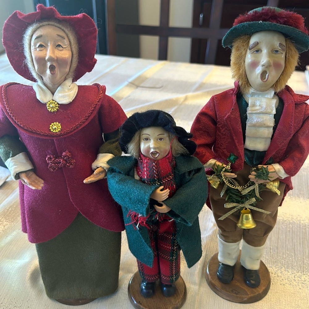 Vintage Carolers